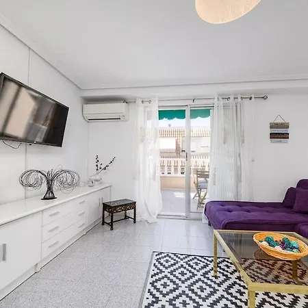Апартаменты Modern And 2bd With Terrace & Wifi