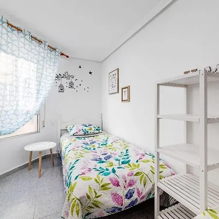 Modern And 2bd With Terrace & Wifi Apartment