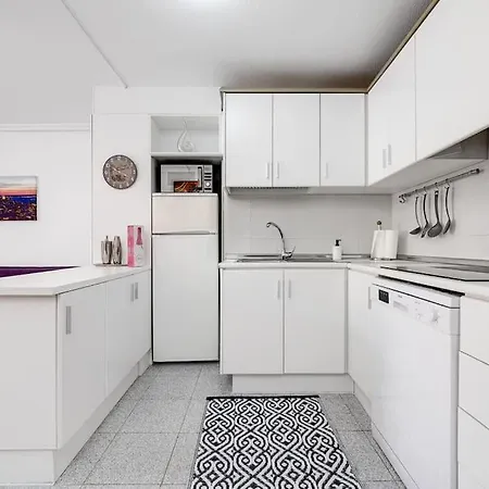Modern And 2bd With Terrace & Wifi Апартаменты Торевьиа