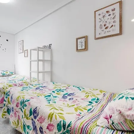 Апартаменты Modern And 2bd With Terrace & Wifi